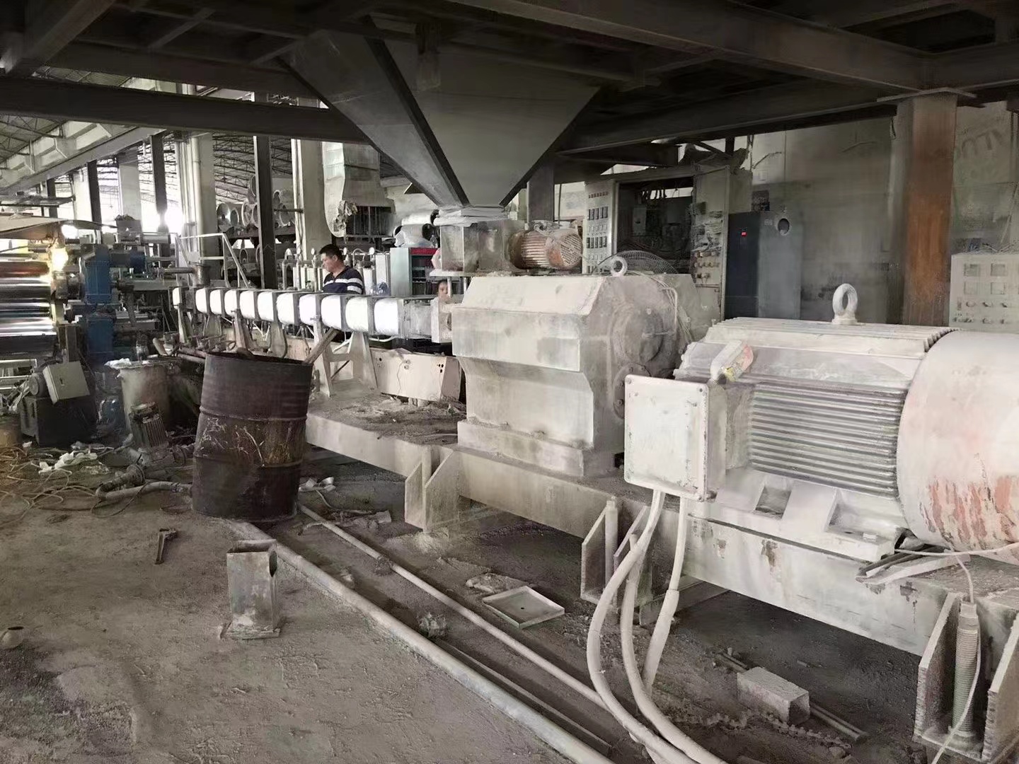 塑料擠出機電磁加熱節能改造